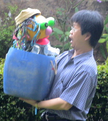 Budi&Junk.jpg 60kb